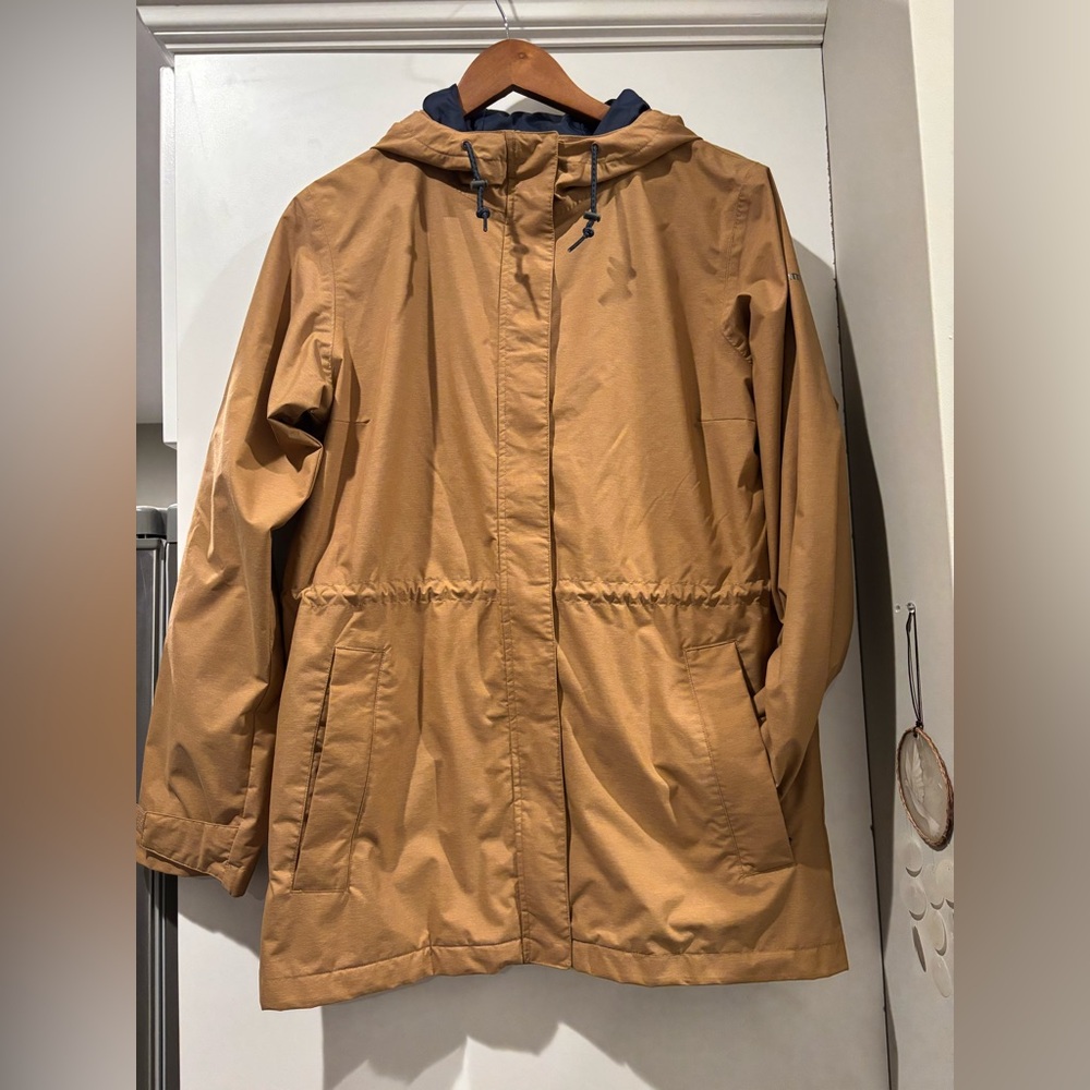 Columbia Womenβs Tan Hooded rain Jacket size M new without tags!